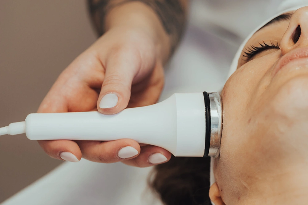 RADIOFREQUENCY FACIAL